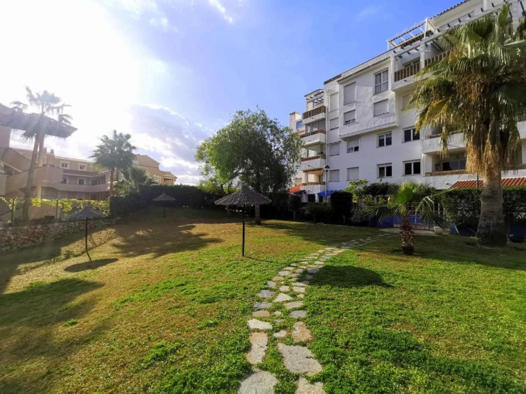 2Bdr Sunny Apartment With Pool And Private Parking In 贝纳尔马德纳 外观 照片