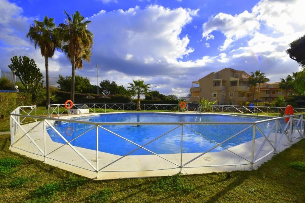 2Bdr Sunny Apartment With Pool And Private Parking In 贝纳尔马德纳 外观 照片