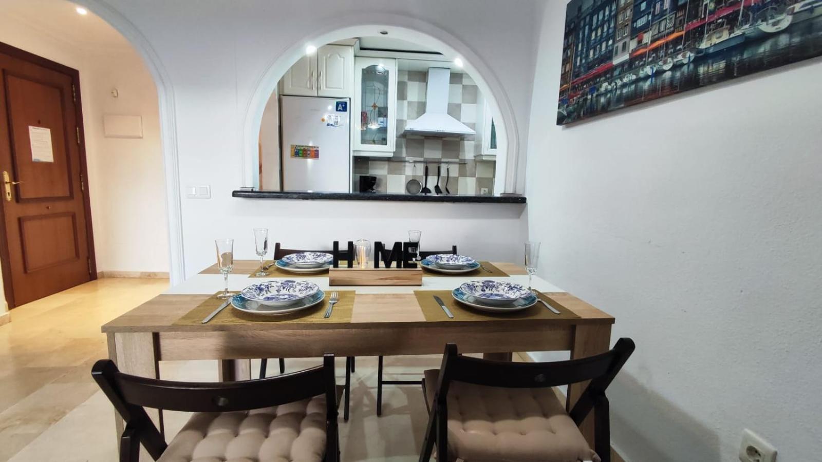 2Bdr Sunny Apartment With Pool And Private Parking In 贝纳尔马德纳 外观 照片